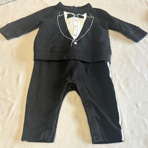 GAP - LIKE NEW - Black Tuxedo Baby Outfit/Romper
